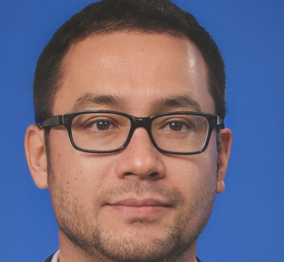 Vicente Olavarría, director de programas educativos